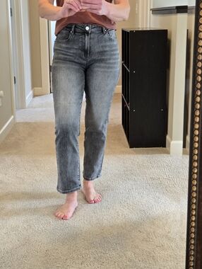 Social Threads Risen High Waist Gray Straight Leg Jeans, Size 28